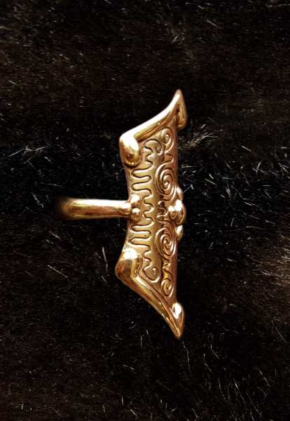 bague allongée bouclier