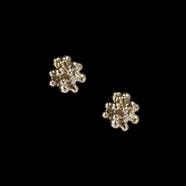 petites boucles d'oreilles granulation bronze blanc