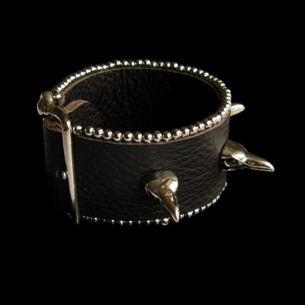 bracelet cuir clouté de crânes de corbeaux